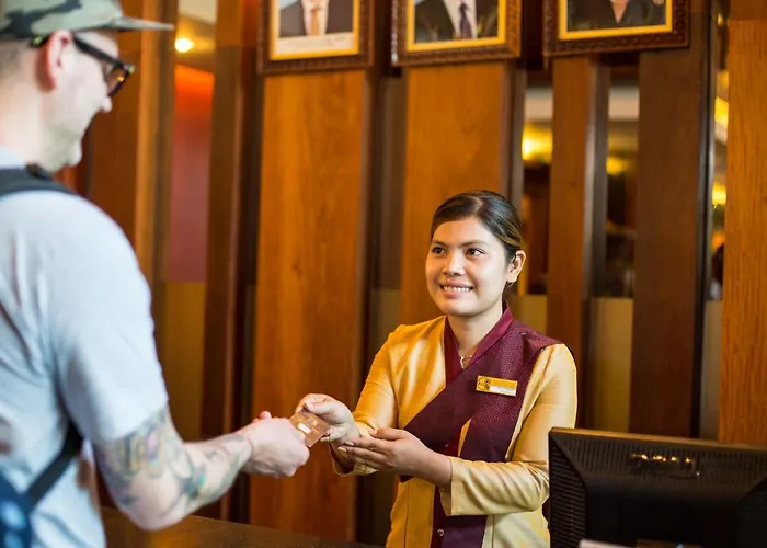 Royal Empire Premium Hotel