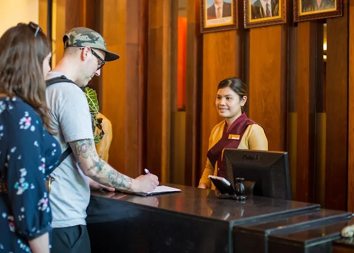 Royal Empire Premium Hotel 3*