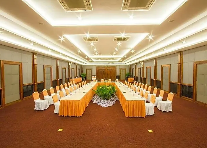 Royal Empire Premium Hotel 3*