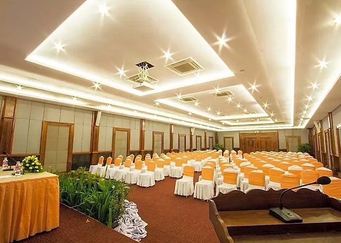Royal Empire Premium Hotel