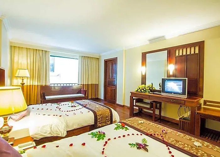 Royal Empire Premium 3*